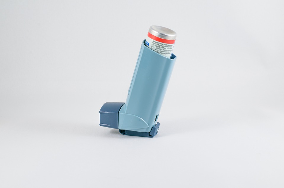 picture of inhaler on white backdrop 
